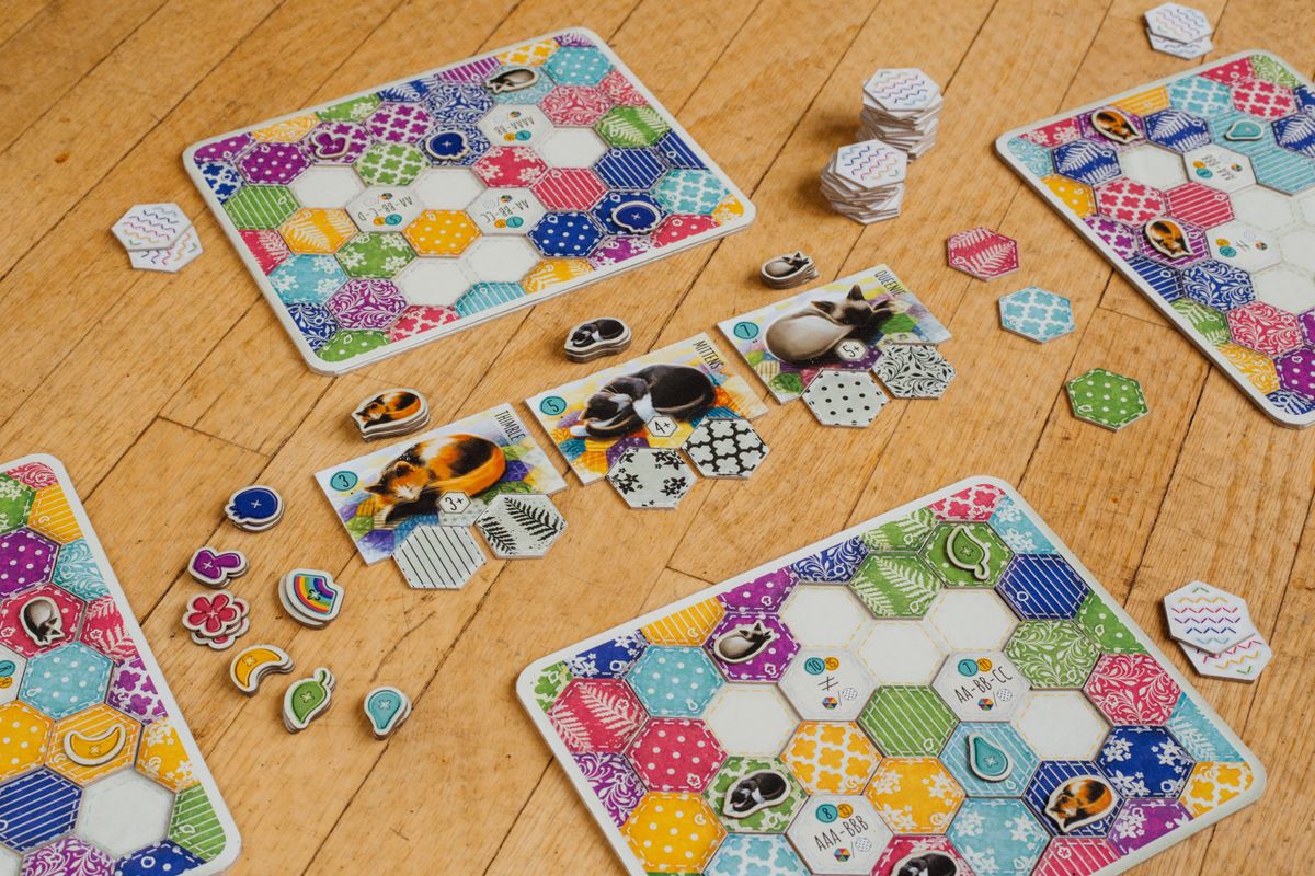 stock-calico-game-display-web